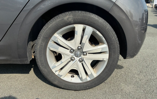 peugeot-208-1-5-bluehdi-100ch-e6-c-tech-edition-bvm5-86g-5p - 884094713