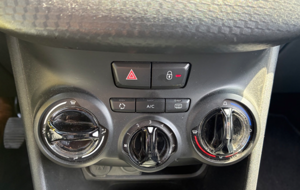 peugeot-208-1-5-bluehdi-100ch-e6-c-tech-edition-bvm5-86g-5p - 884094713