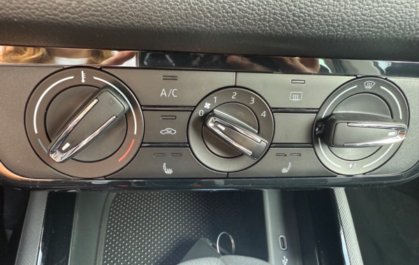 skoda-kamiq-1-0-tsi-evo-2-116ch-selection-dsg7 - 885244713