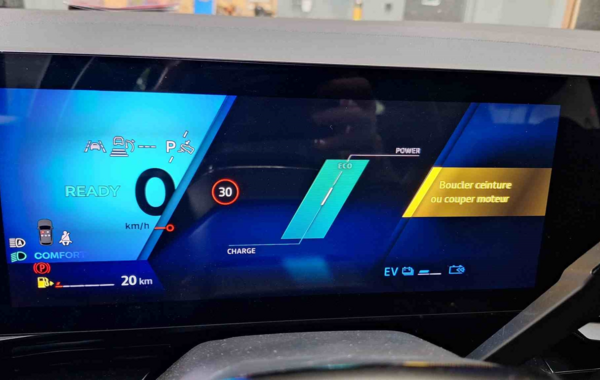 renault-austral-1-2-e-tech-full-hybrid-200ch-techno-25 - 887664713