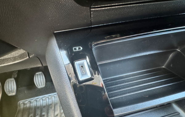 peugeot-208-affaire-1-5-bluehdi-100-premium - 888514713