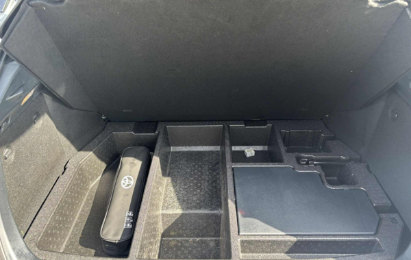 toyota-c-hr-184h-edition-2wd-e-cvt-my22 - 890514713