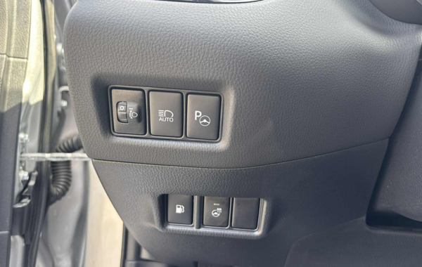 toyota-c-hr-184h-edition-2wd-e-cvt-my22 - 890514713