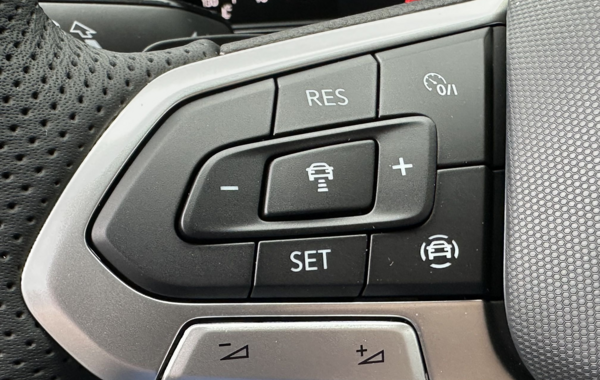 volkswagen-t-roc-2-0-tdi-150ch-r-line-dsg7 - 894594713