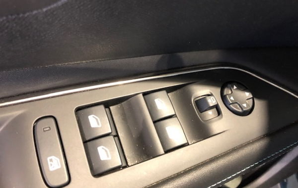 peugeot-3008-hybrid-225ch-allure-pack-e-eat8 - 37468575