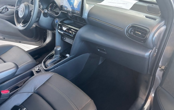 toyota-yaris-cross-116h-premiere-awd-i-my21 - 39318575