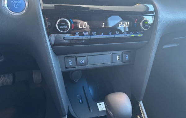 toyota-yaris-cross-116h-premiere-awd-i-my21 - 39318575