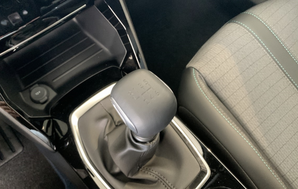 peugeot-2008-1-2-puretech-100ch-s-s-allure-pack - 45708575