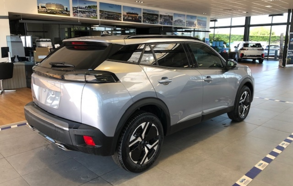 peugeot-2008-1-2-puretech-130ch-s-s-allure-eat8 - 51798575