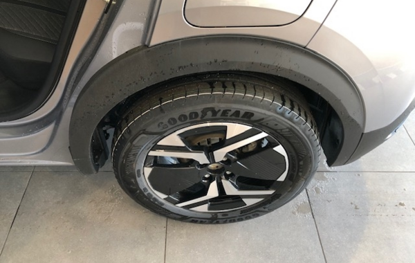 peugeot-2008-1-2-puretech-130ch-s-s-allure-eat8 - 51798575