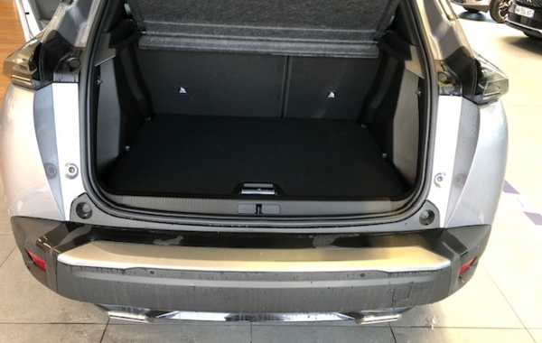 peugeot-2008-1-2-puretech-130ch-s-s-allure-eat8 - 51798575