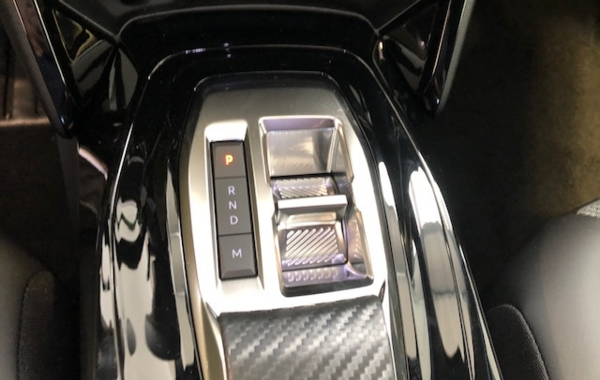 peugeot-2008-1-2-puretech-130ch-s-s-allure-eat8 - 51798575