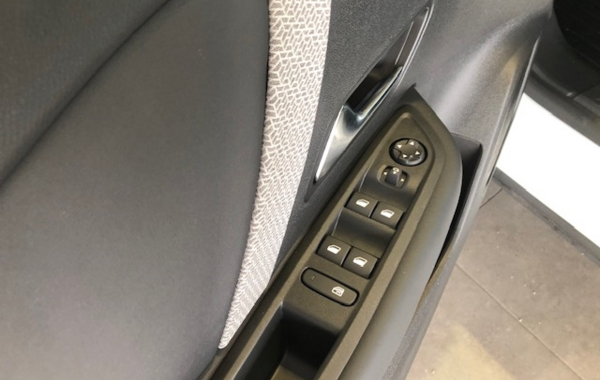 citroen-c4-puretech-130ch-s-s-shine-eat8 - 52038575