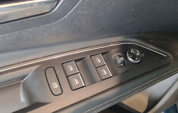 peugeot-5008-1-2-puretech-130ch-s-s-gt-eat8 - 52468575