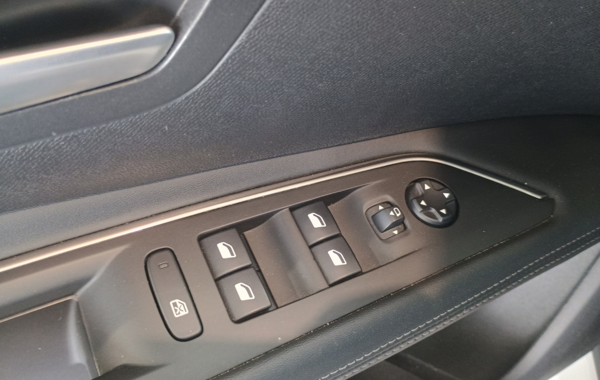 peugeot-3008-1-2-puretech-130ch-e6-c-allure-s-s - 54398575