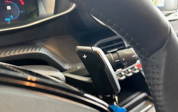 peugeot-208-1-2-puretech-100ch-s-s-allure-pack-eat8 - 54888575