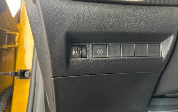 peugeot-208-1-2-puretech-100ch-s-s-allure-pack-eat8 - 54888575