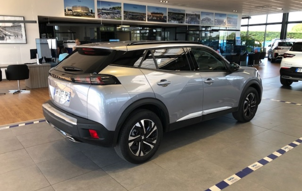 peugeot-2008-1-2-puretech-130ch-s-s-allure-eat8 - 55908575