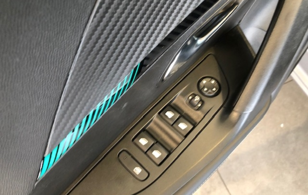 peugeot-2008-1-2-puretech-130ch-s-s-allure-eat8 - 55908575