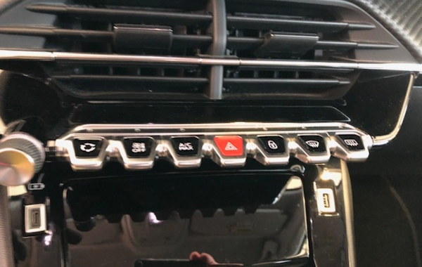 peugeot-2008-1-2-puretech-130ch-s-s-allure-eat8 - 55908575