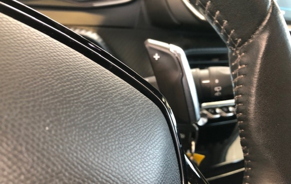 peugeot-2008-1-2-puretech-130ch-s-s-allure-eat8 - 55908575