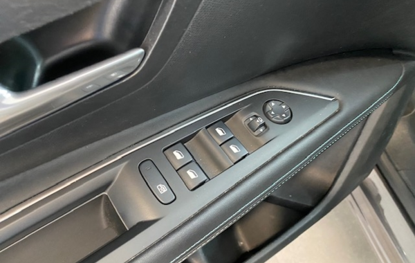 peugeot-3008-1-2-puretech-130ch-s-s-allure-pack-eat8 - 58318575