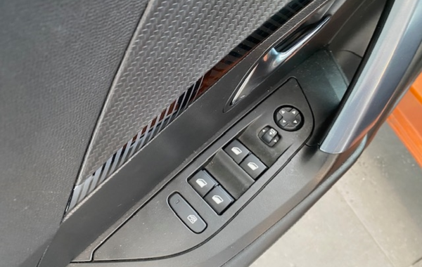 peugeot-2008-1-2-puretech-130ch-s-s-allure-eat8 - 58738575