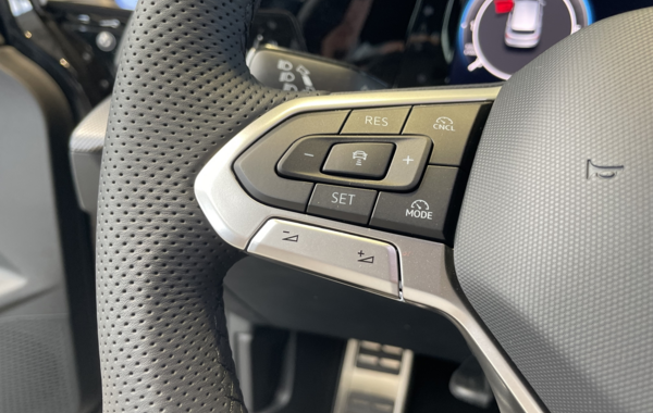 volkswagen-golf-viii-2-0-tdi-150ch-r-line-dsg7 - 63038575