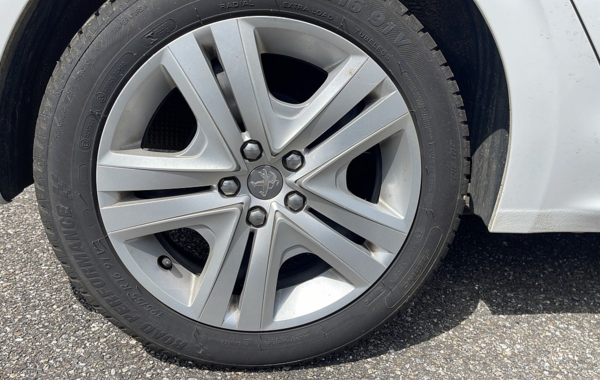 peugeot-208-1-2-puretech-82ch-style-5p - 63598575