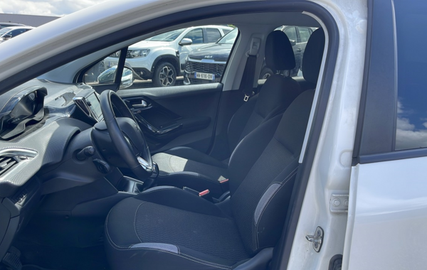 peugeot-208-1-2-puretech-82ch-style-5p - 63598575