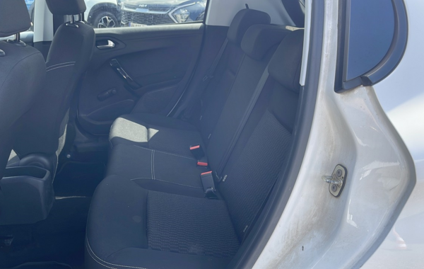 peugeot-208-1-2-puretech-82ch-style-5p - 63598575