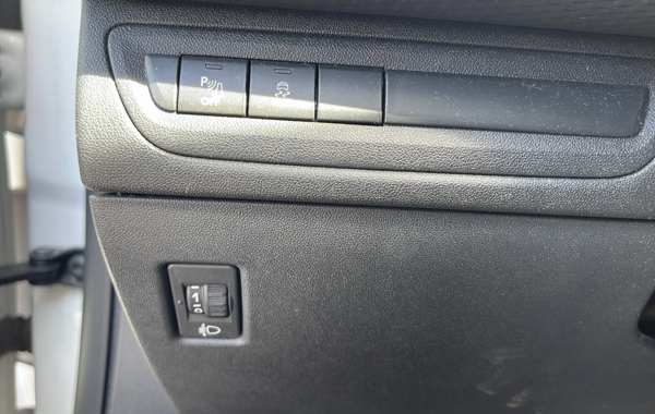 peugeot-208-1-2-puretech-82ch-style-5p - 63598575