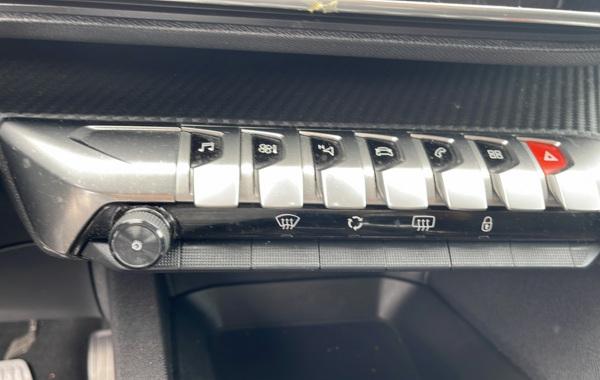 peugeot-3008-1-5-bluehdi-130ch-e6-c-allure-s-s - 64378575