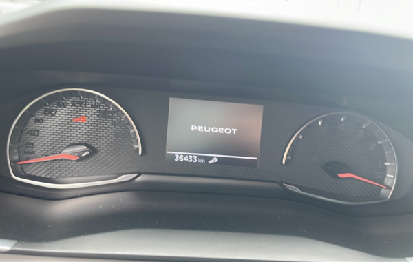 peugeot-208-1-2-puretech-100ch-s-s-style-eat8 - 64398575