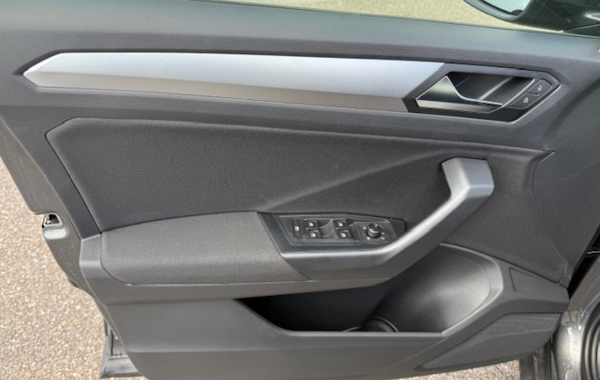 volkswagen-t-roc-1-5-tsi-evo2-150ch-life-plus-dsg7 - 64468575