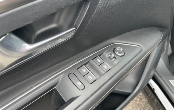 peugeot-3008-1-5-bluehdi-130ch-s-s-gt-eat8 - 64568575