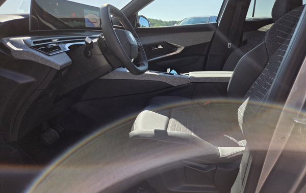 peugeot-5008-hybrid-145ch-allure-e-dcs6 - 64748575