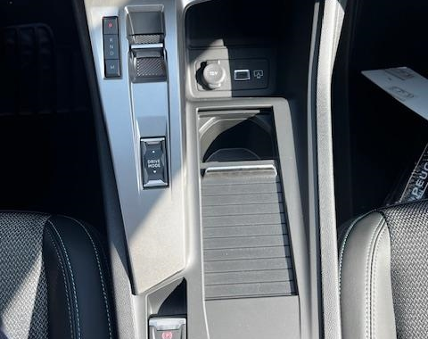 peugeot-308-sw-1-5-bluehdi-130ch-s-s-allure-eat8 - 64778575