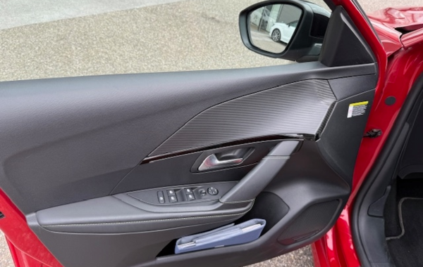 peugeot-208-1-2-puretech-130ch-s-s-gt-pack-eat8 - 65178575