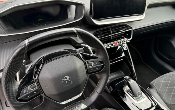 peugeot-208-1-2-puretech-130ch-s-s-gt-pack-eat8 - 65178575