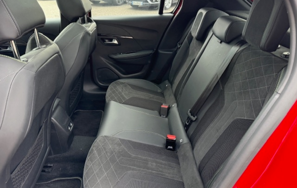 peugeot-208-1-2-puretech-130ch-s-s-gt-pack-eat8 - 65178575