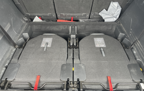 peugeot-5008-1-5-bluehdi-130ch-e6-c-gt-line-s-s-eat8 - 65938575